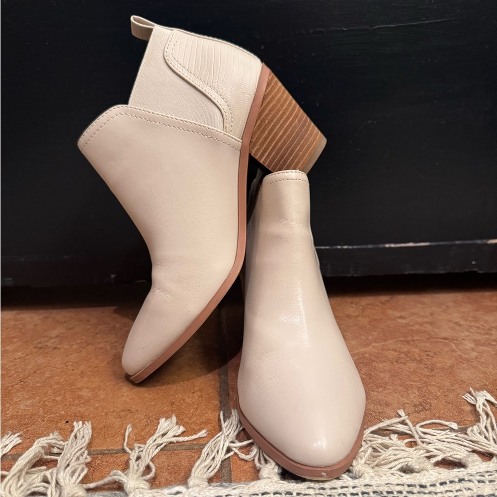 Dolce Vita Light Beige Ankle Booties - Picture 10 of 11